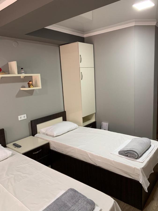 Bed and Breakfast Art Hole Kutaisi Esterno foto