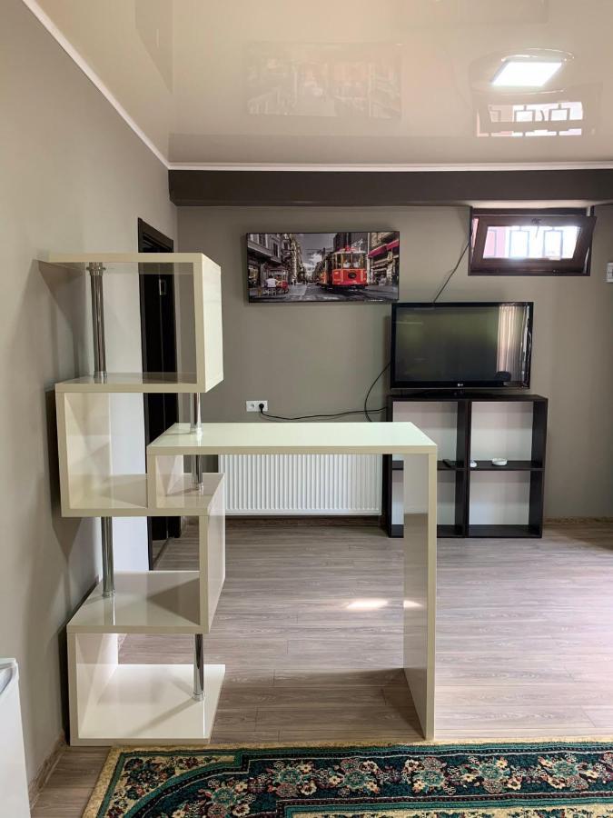 Bed and Breakfast Art Hole Kutaisi Esterno foto
