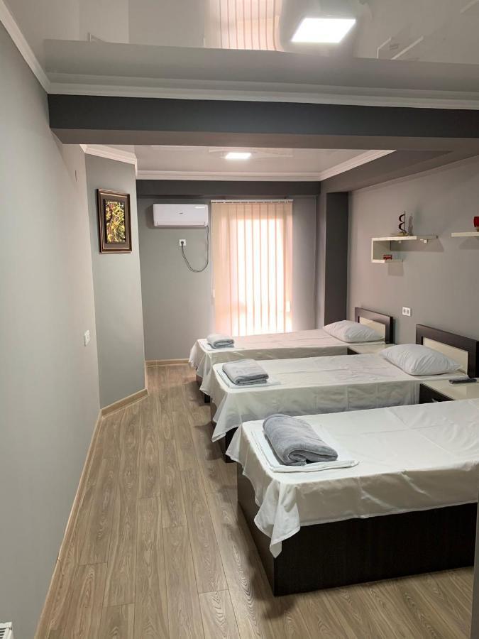 Bed and Breakfast Art Hole Kutaisi Esterno foto