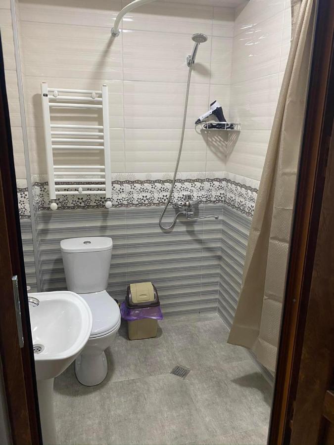 Bed and Breakfast Art Hole Kutaisi Esterno foto