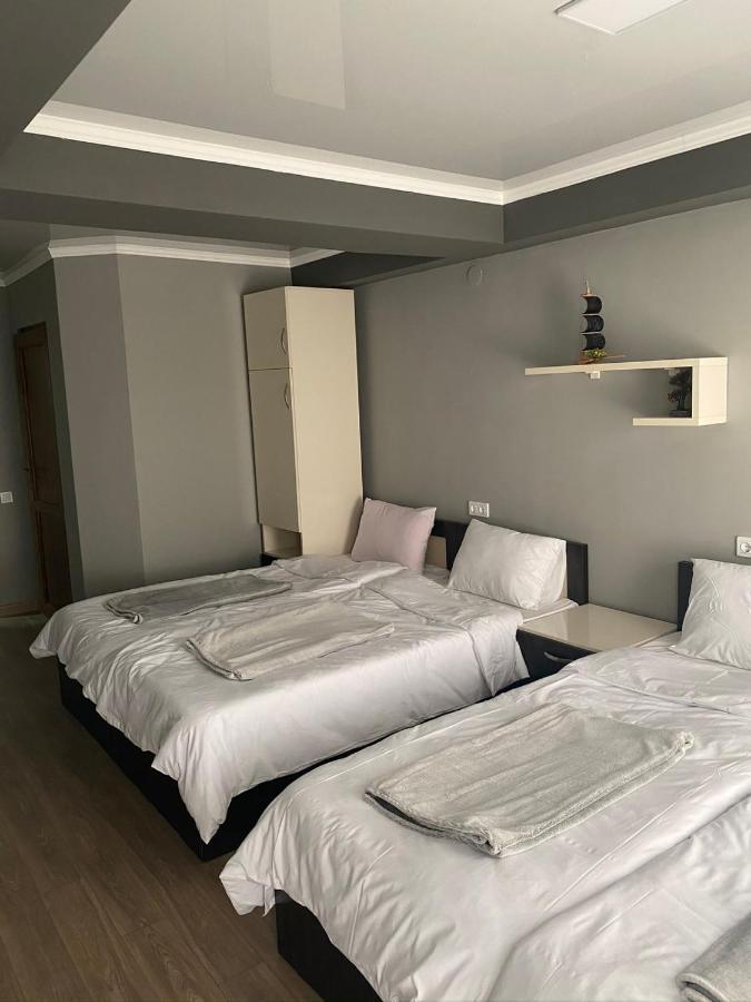 Bed and Breakfast Art Hole Kutaisi Esterno foto