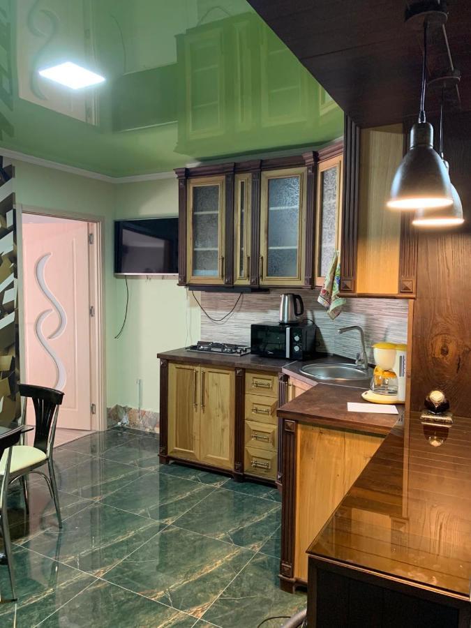 Bed and Breakfast Art Hole Kutaisi Esterno foto