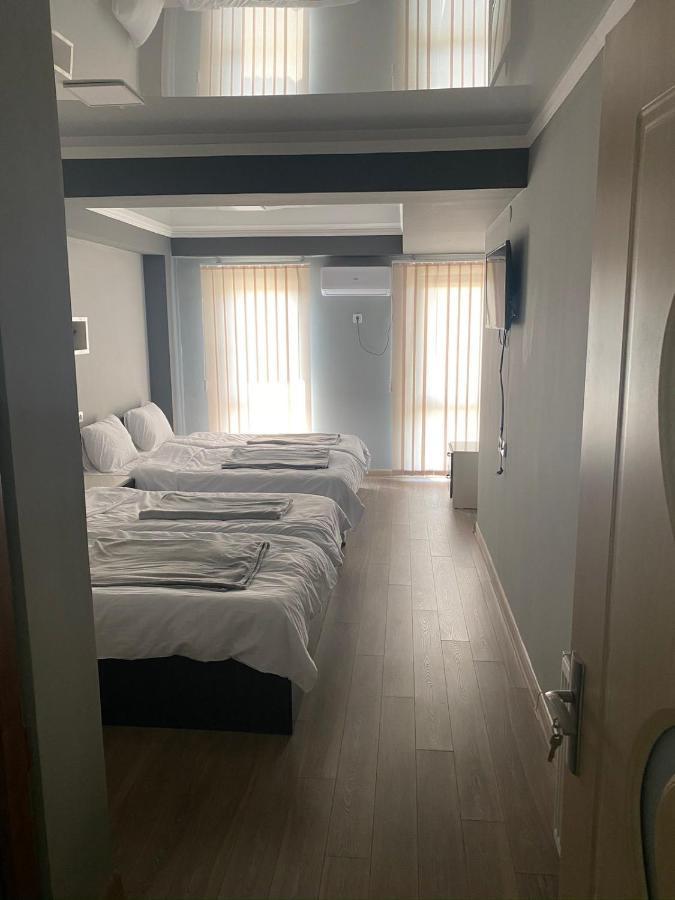 Bed and Breakfast Art Hole Kutaisi Esterno foto