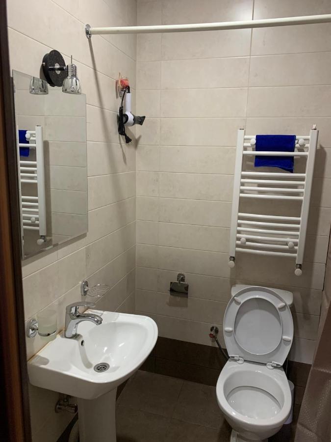 Bed and Breakfast Art Hole Kutaisi Esterno foto