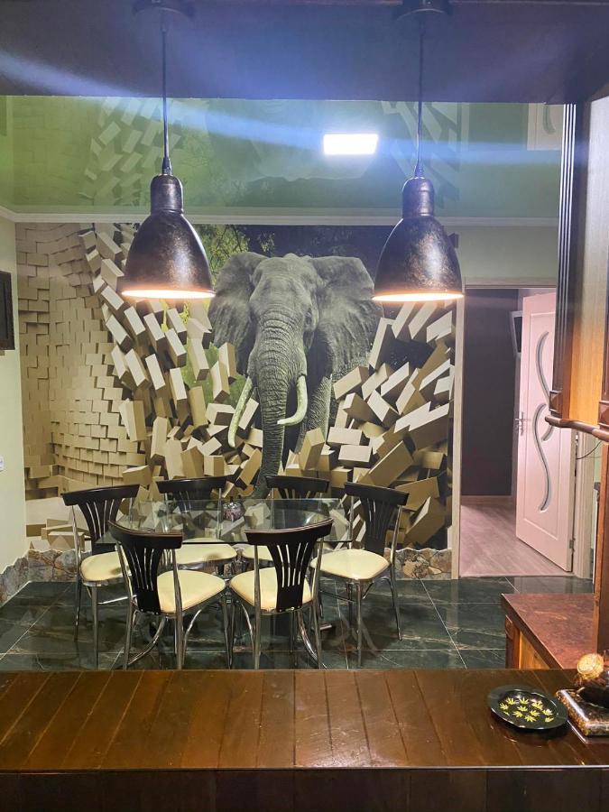 Bed and Breakfast Art Hole Kutaisi Esterno foto