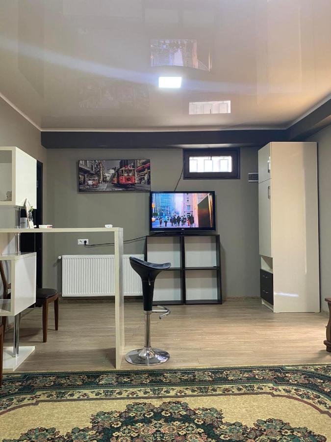 Bed and Breakfast Art Hole Kutaisi Esterno foto
