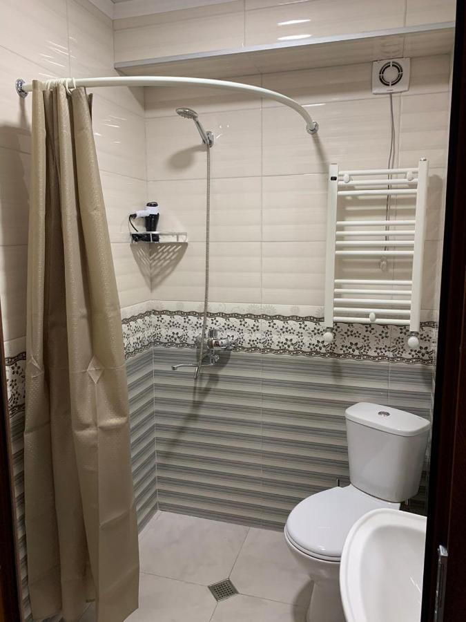 Bed and Breakfast Art Hole Kutaisi Esterno foto